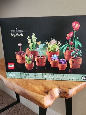 Lego Botanical Collection Tiny Plants - Green, Brown, Pink, Purple, Red